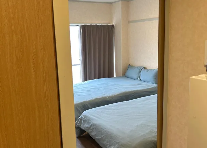 Two Devided Rooms With Two Large Beds Close To Nipponbashi