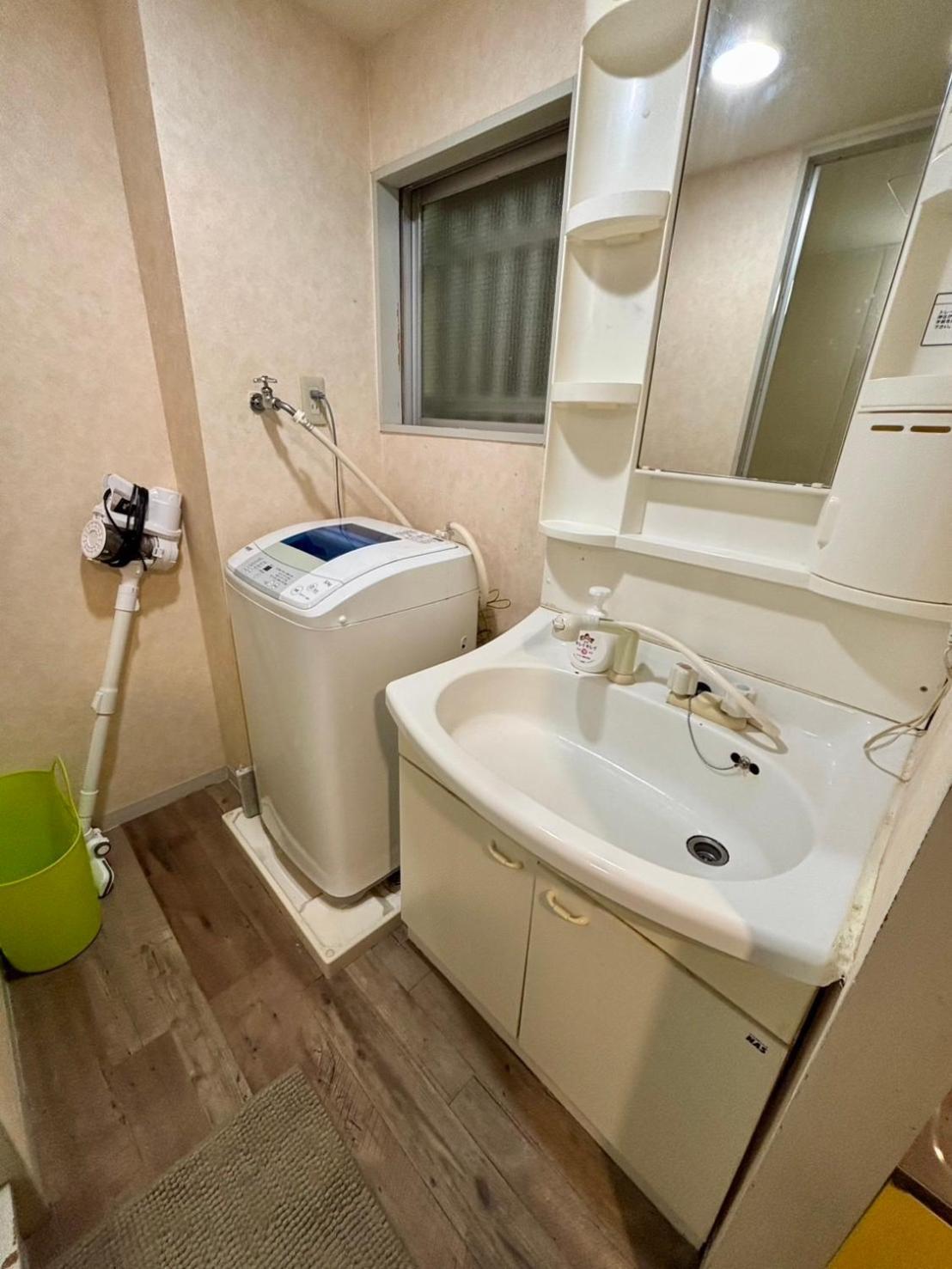 Apartment Two Devided With Two Large Beds Close To Nipponbashi Osaka